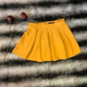 (SOLD) ✨FOREVER 21 - MINI SKIRT ✨
